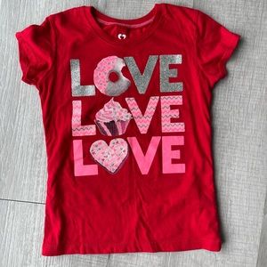 “Love” ❤️ girl’s T-shirt, size S (6-6X).